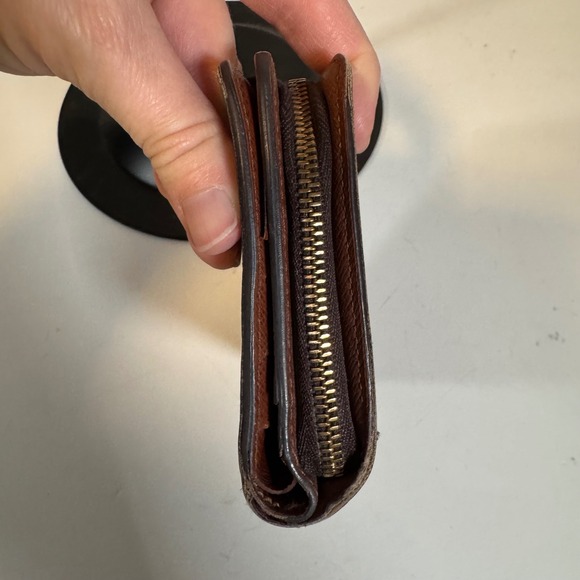 Louis Vuitton Monogram Canvas Bifold Wallet - Picture 5 of 12